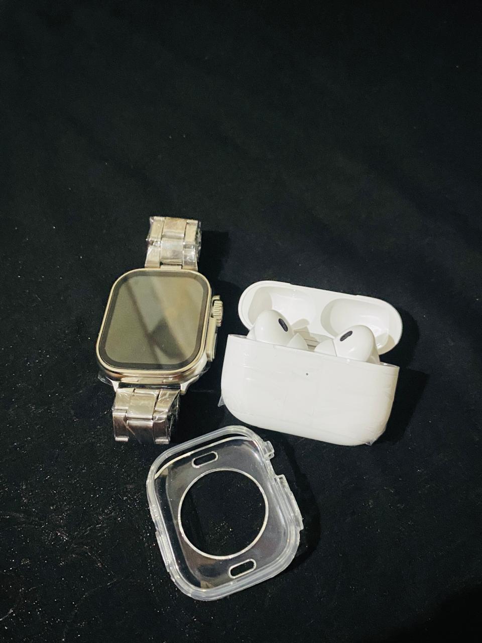 I20 Ultra Max Smart Watch 10-in-1 box set comes with EarBurds