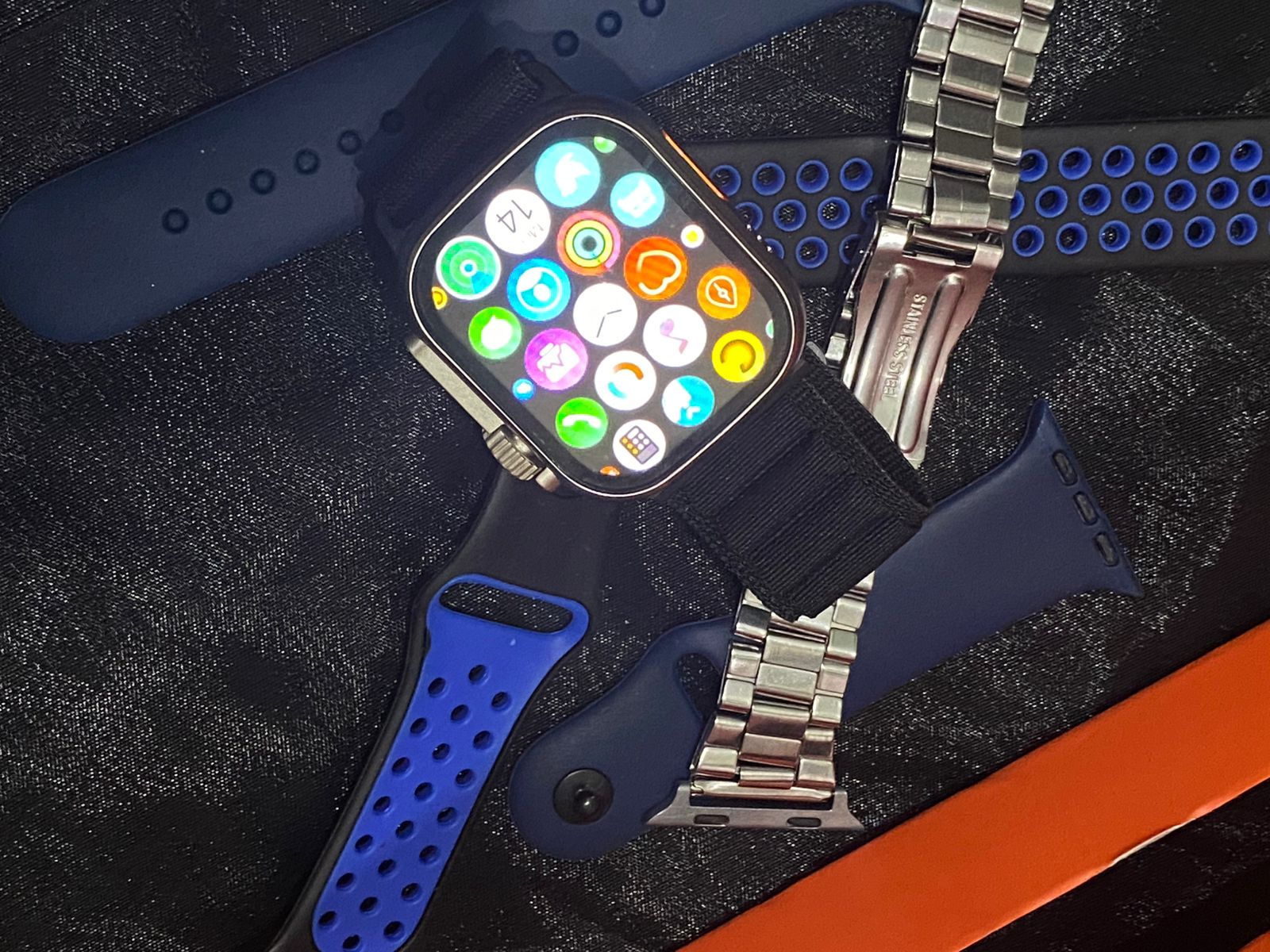 Hi Watch Pro Ultra Smartwatch – 7-in-1 Strap Bundle